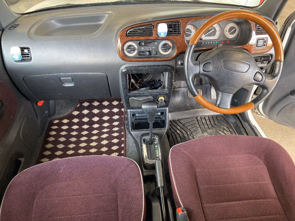DAIHATSU MIRA GINO