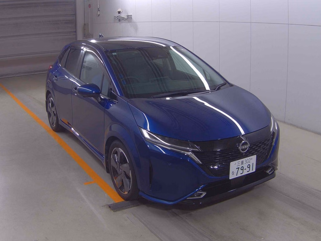NISSAN AURA