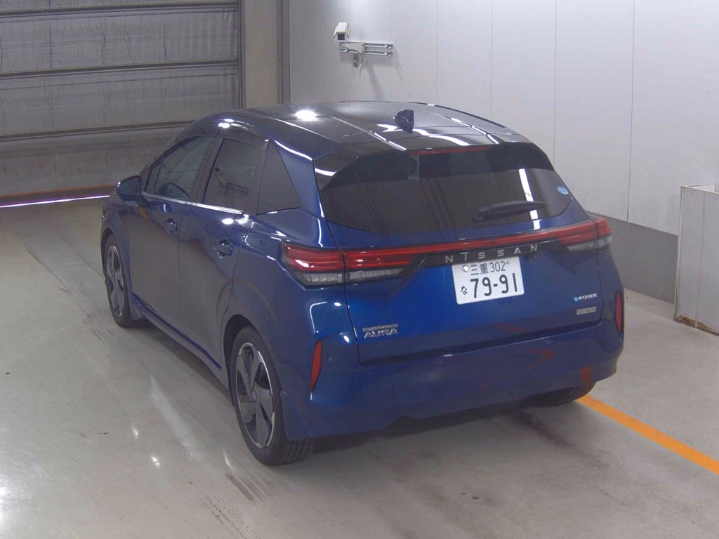 NISSAN AURA