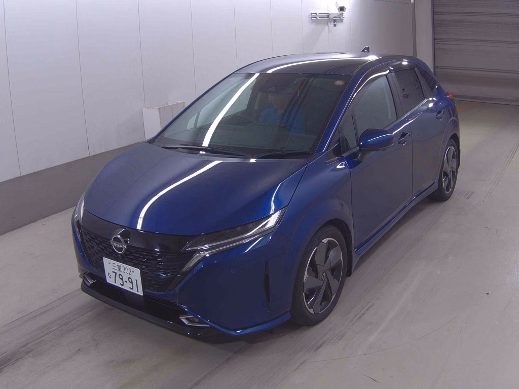 NISSAN AURA