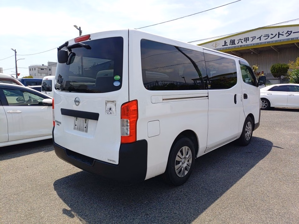 NISSAN NV350 CARAVAN