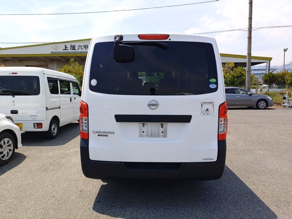 NISSAN NV350 CARAVAN