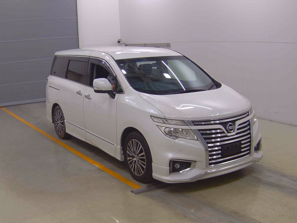 NISSAN ELGRAND