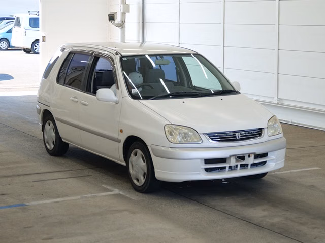 TOYOTA RAUM