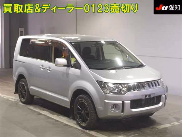 MITSUBISHI DELICA D:5