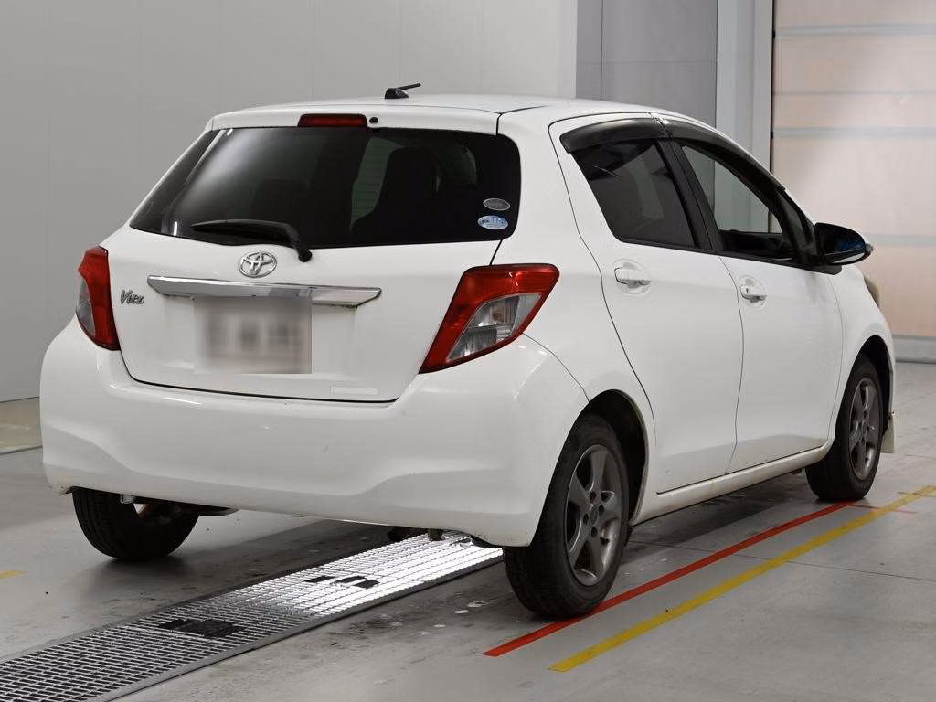 TOYOTA VITZ
