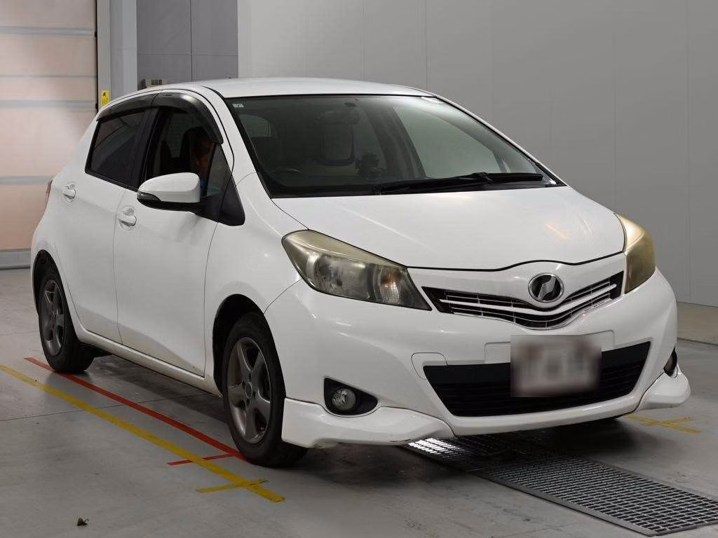 TOYOTA VITZ