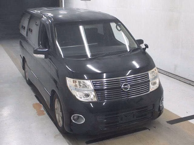 NISSAN ELGRAND