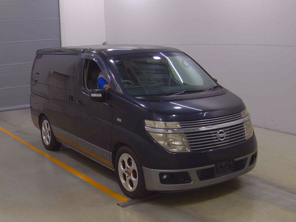 NISSAN ELGRAND