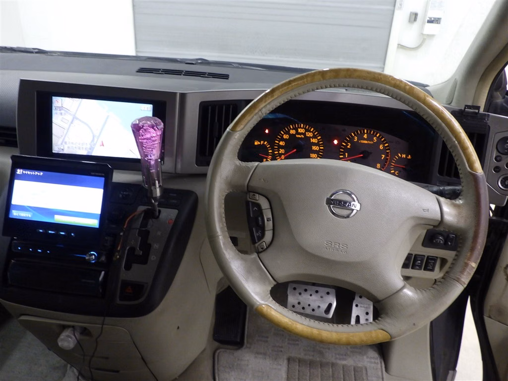 NISSAN ELGRAND