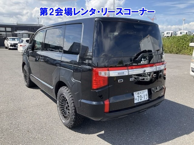 MITSUBISHI DELICA D:5