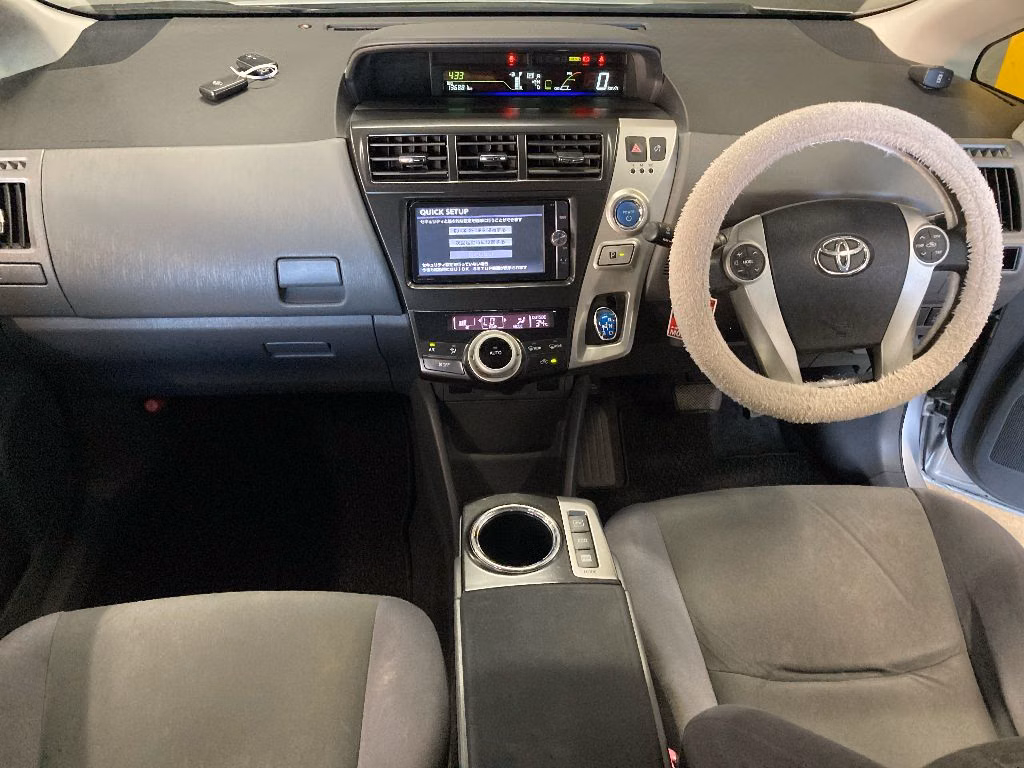 TOYOTA PRIUS ALPHA