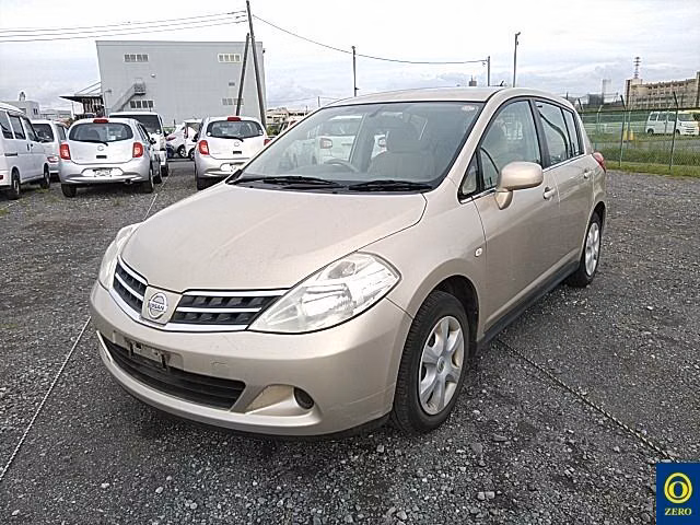 NISSAN TIIDA