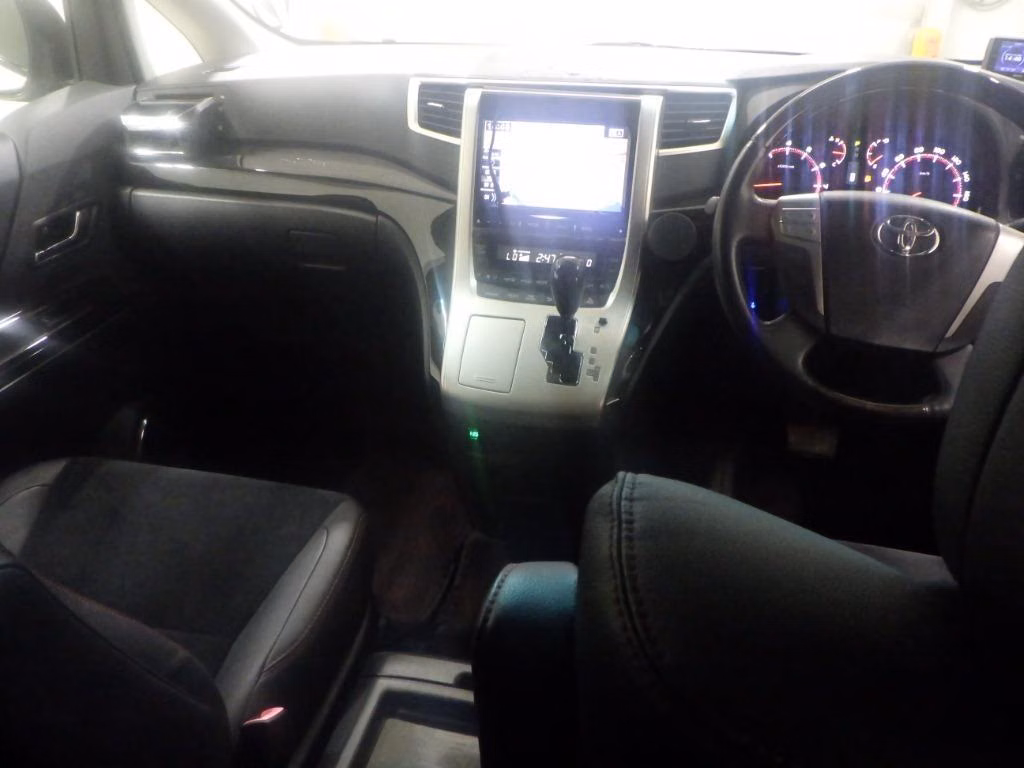 TOYOTA VELLFIRE