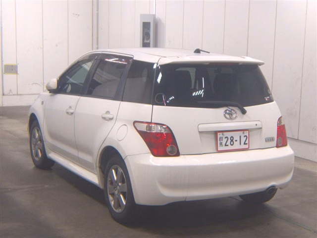 TOYOTA IST