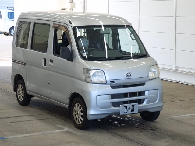 TOYOTA PIXIS VAN