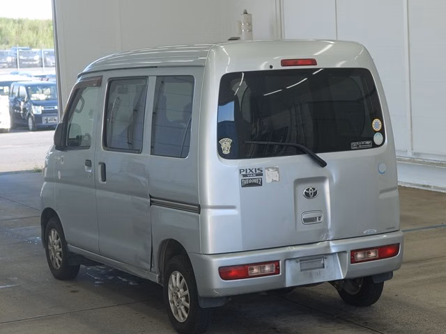 TOYOTA PIXIS VAN