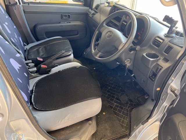 TOYOTA PIXIS VAN