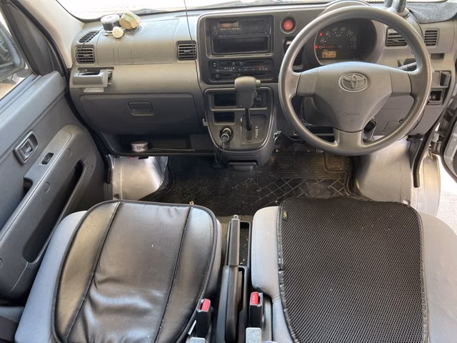 TOYOTA PIXIS VAN