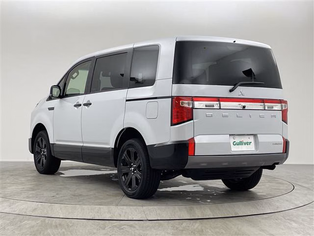 MITSUBISHI DELICA D:5