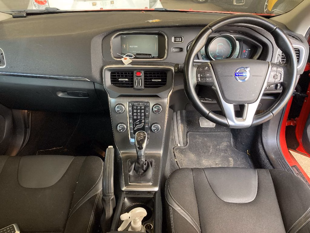VOLVO V40