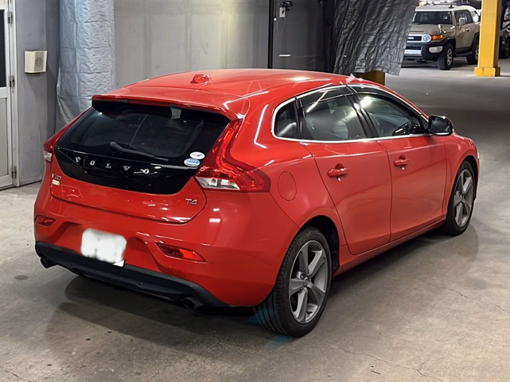 VOLVO V40