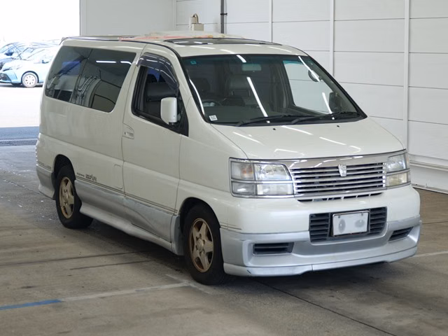 NISSAN ELGRAND
