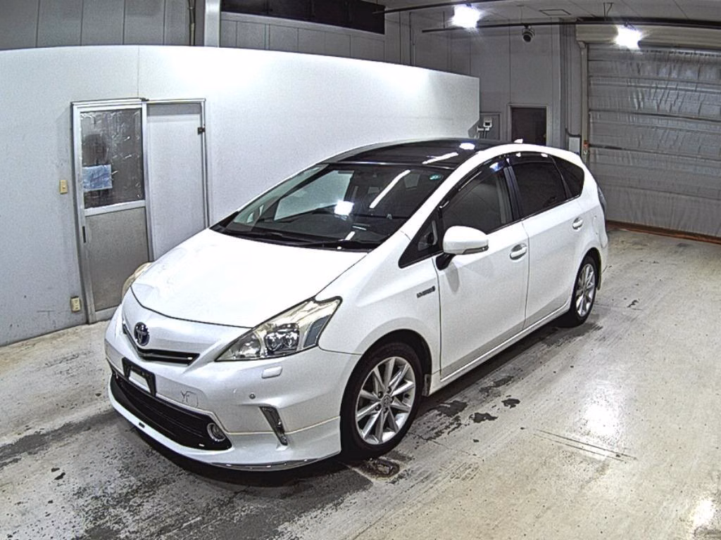 TOYOTA PRIUS ALPHA