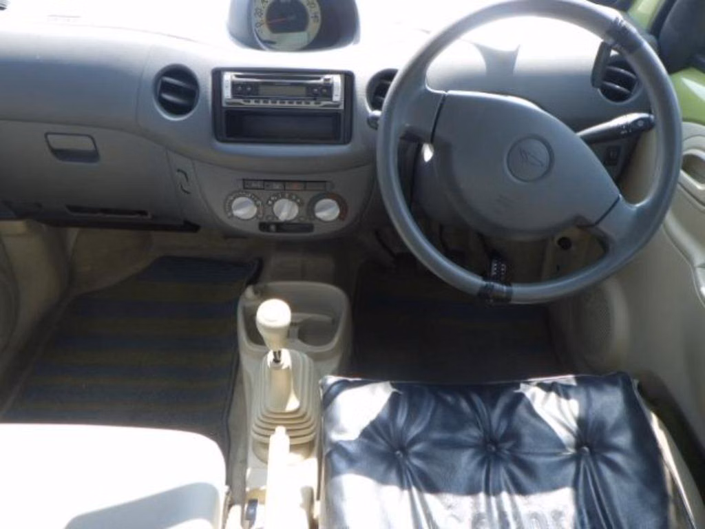 DAIHATSU ESSE