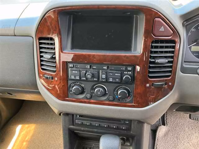 MITSUBISHI PAJERO