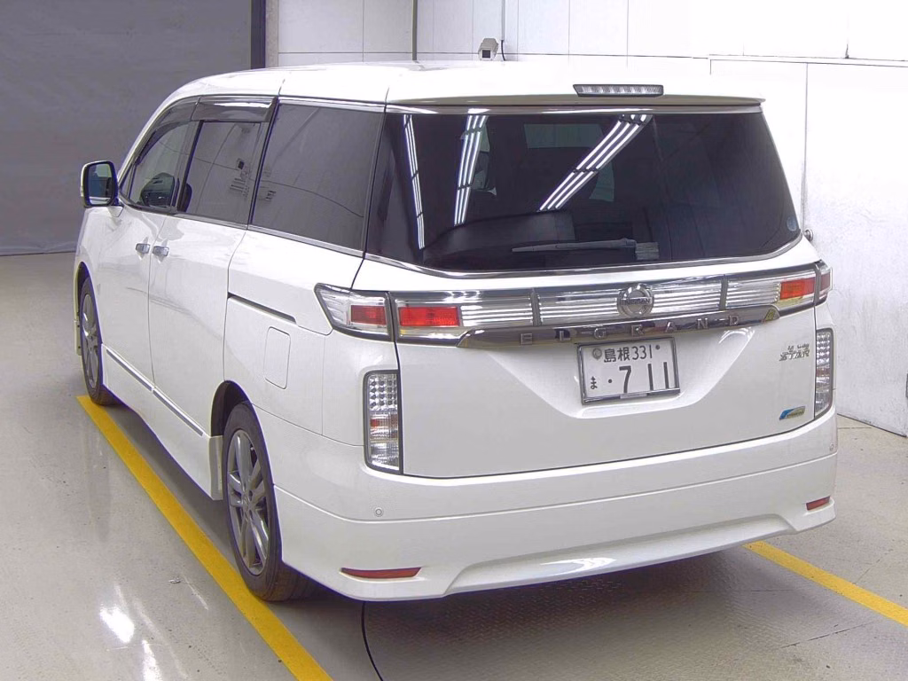 NISSAN ELGRAND