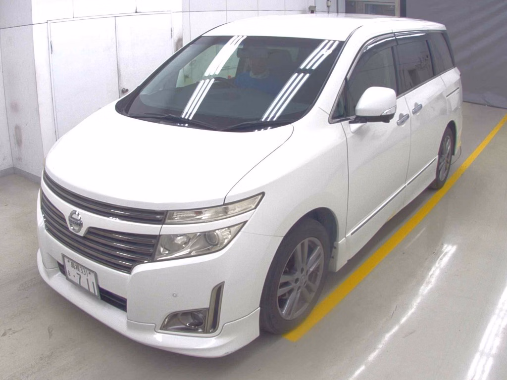 NISSAN ELGRAND