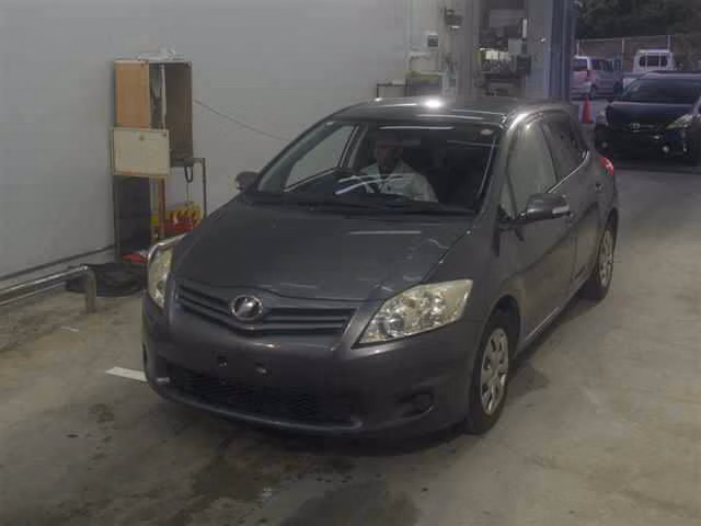 TOYOTA AURIS
