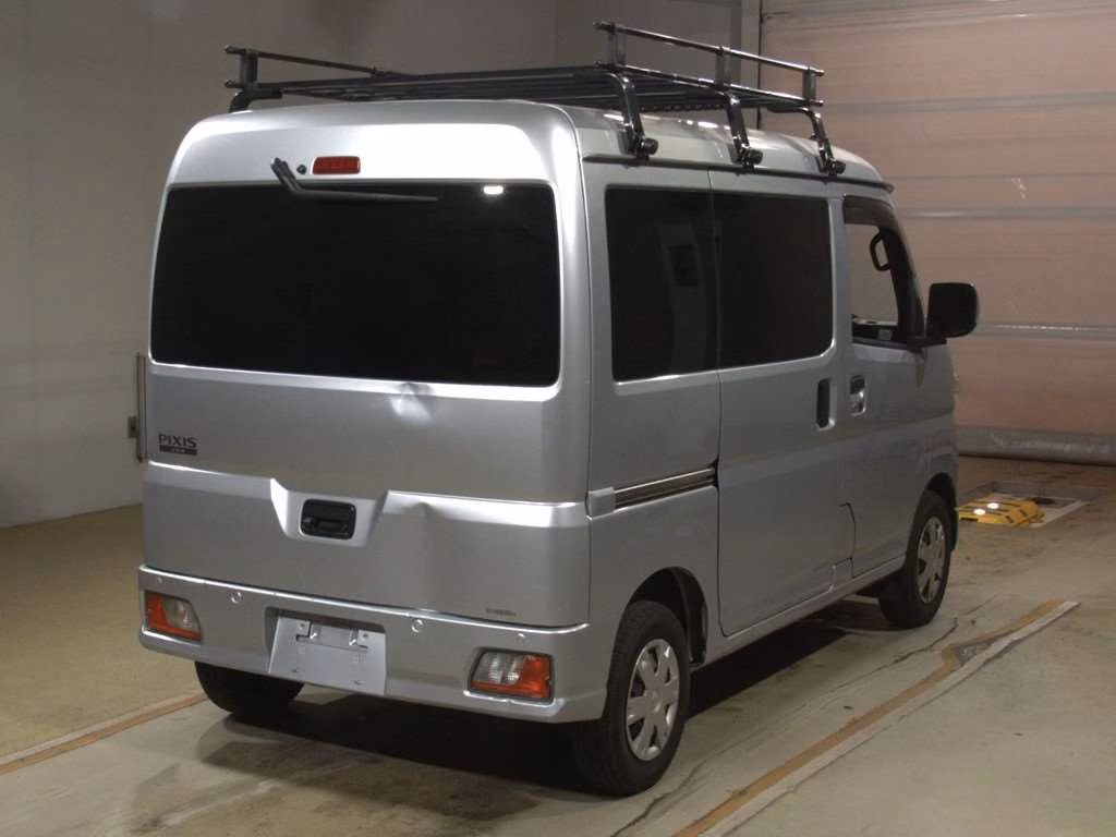 TOYOTA PIXIS VAN