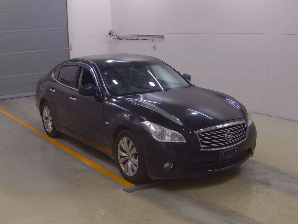 NISSAN FUGA