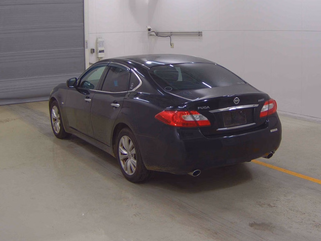NISSAN FUGA