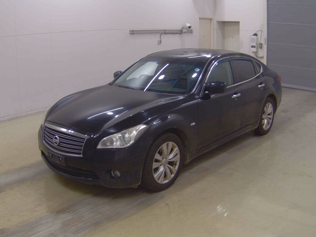 NISSAN FUGA