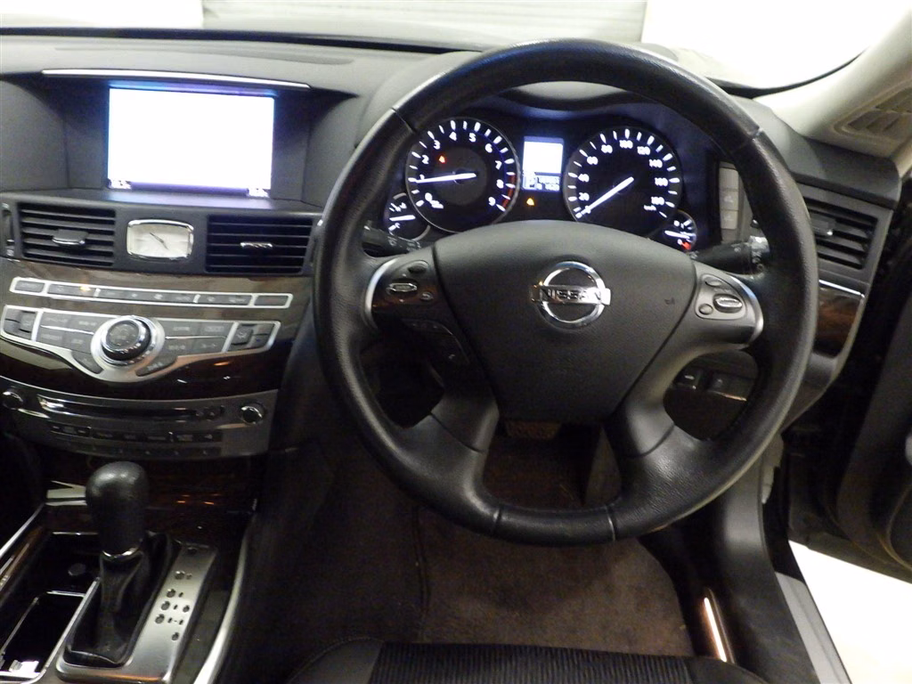 NISSAN FUGA