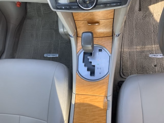 TOYOTA PREMIO