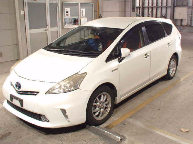 TOYOTA PRIUS ALPHA