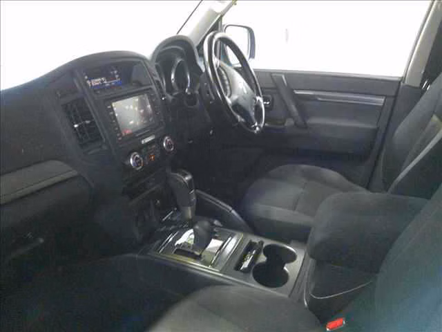 MITSUBISHI PAJERO