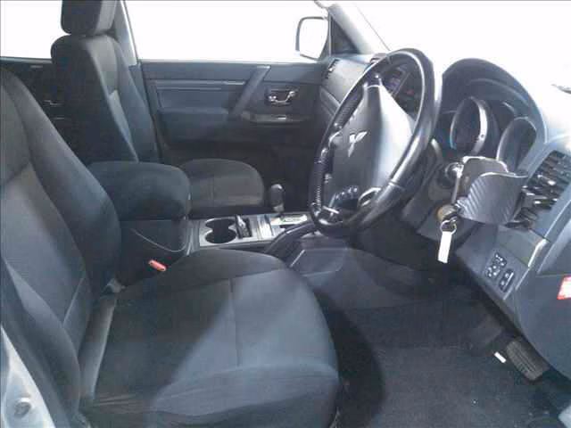 MITSUBISHI PAJERO