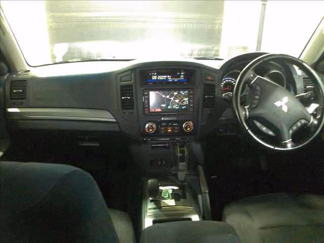 MITSUBISHI PAJERO