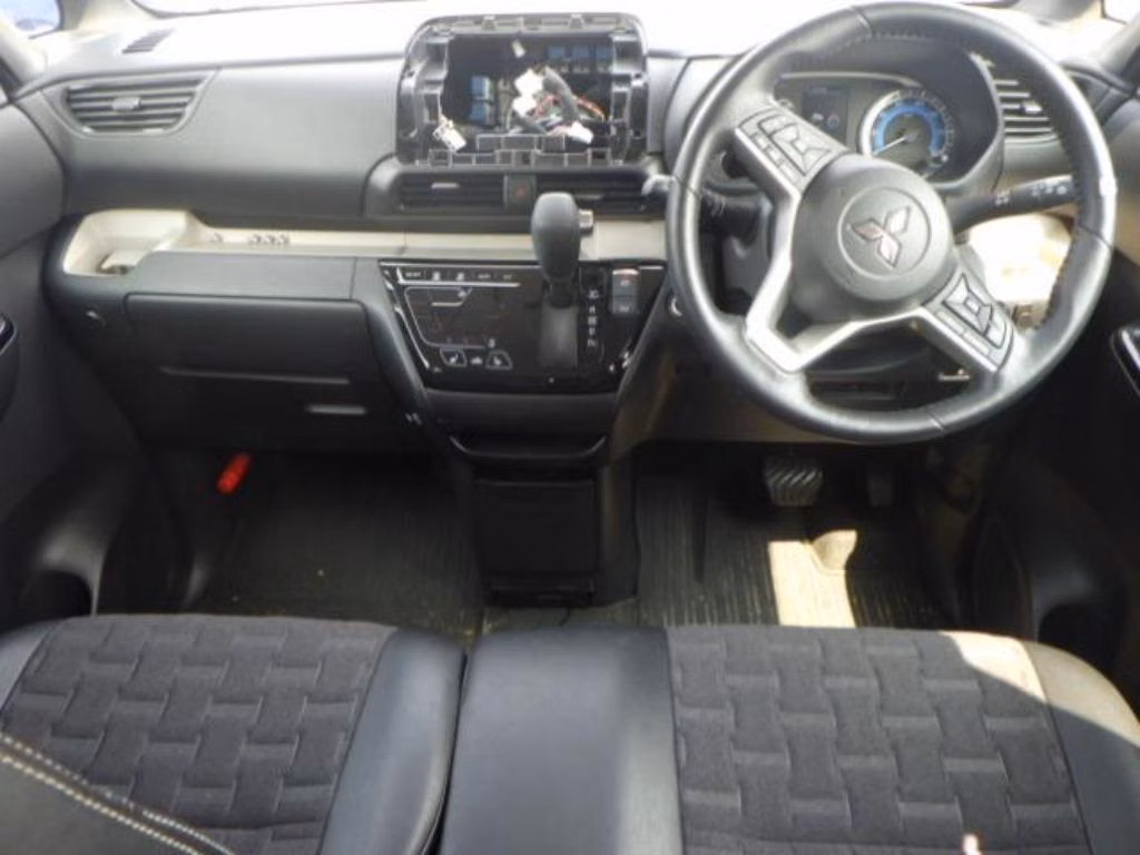 MITSUBISHI DELICA MINI