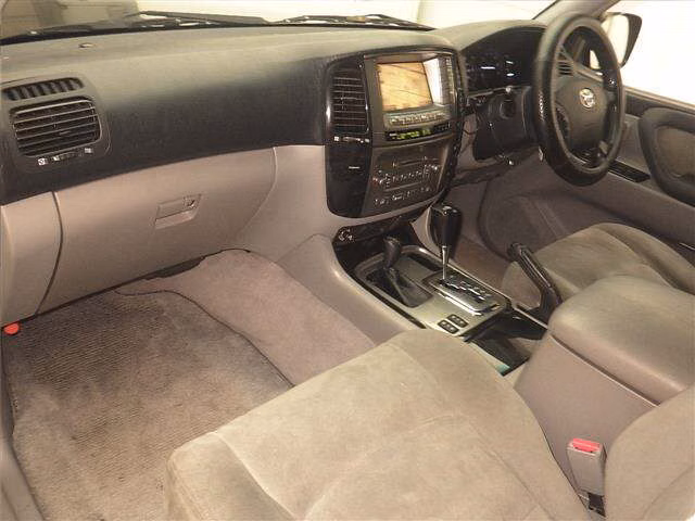 TOYOTA LAND CRUISER