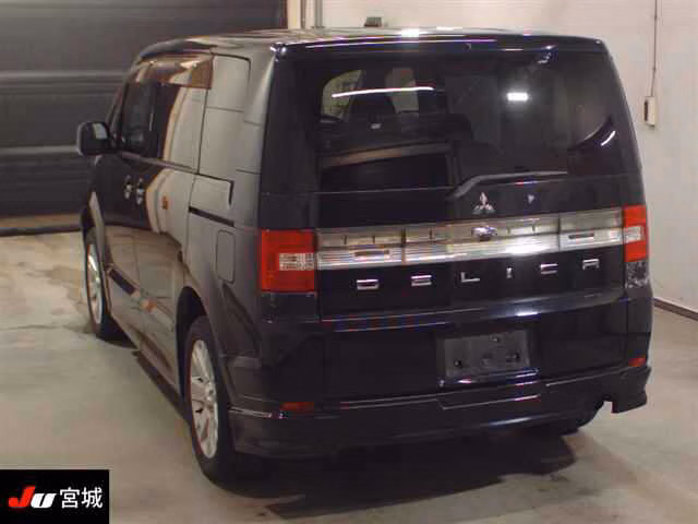 MITSUBISHI DELICA D:5