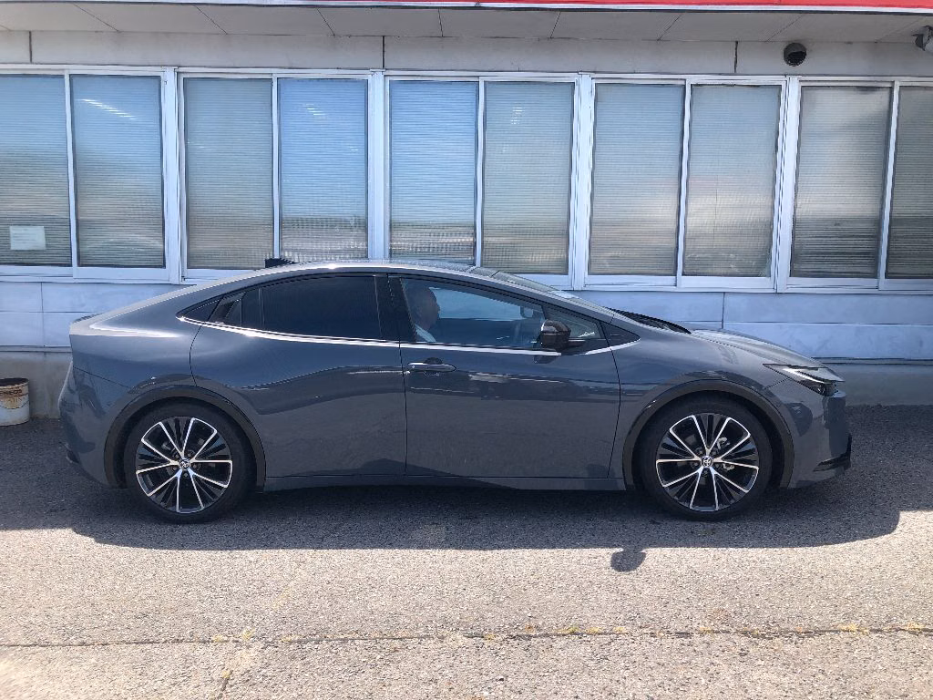 TOYOTA PRIUS