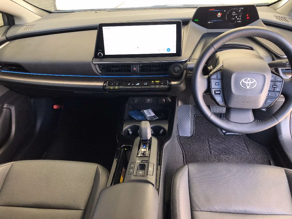 TOYOTA PRIUS