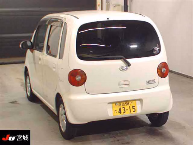 DAIHATSU MOVE LATTE