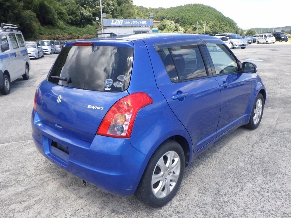 SUZUKI SWIFT